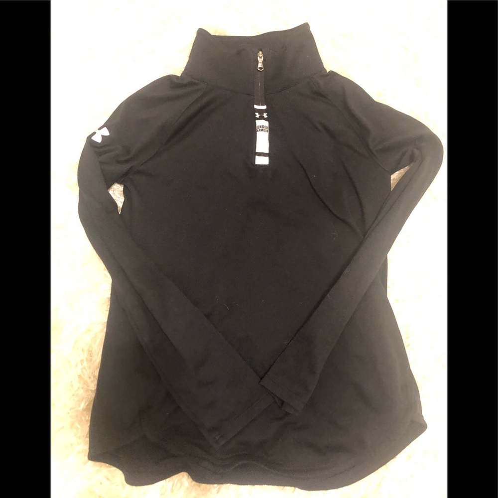 Black Under Armour pull over